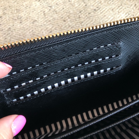 SOLD Kate Spade Wristlet Wallet - Picture 3 of 8